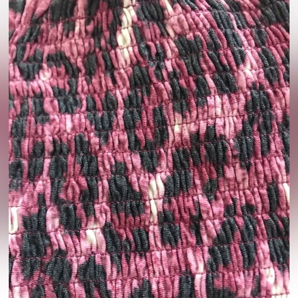 NEW! Zenana Womens smocked Top and Shorts Set Cranberry Leopard S - Picture 4 of 10